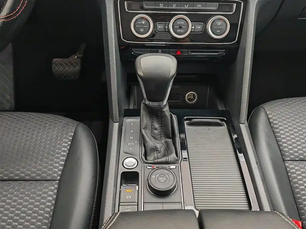 Volkswagen Teramont 2019 380TSI 4WD Comfort China V фото 13