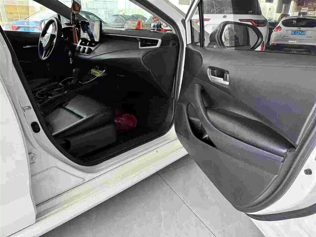 Photo 9 - Toyota Corolla