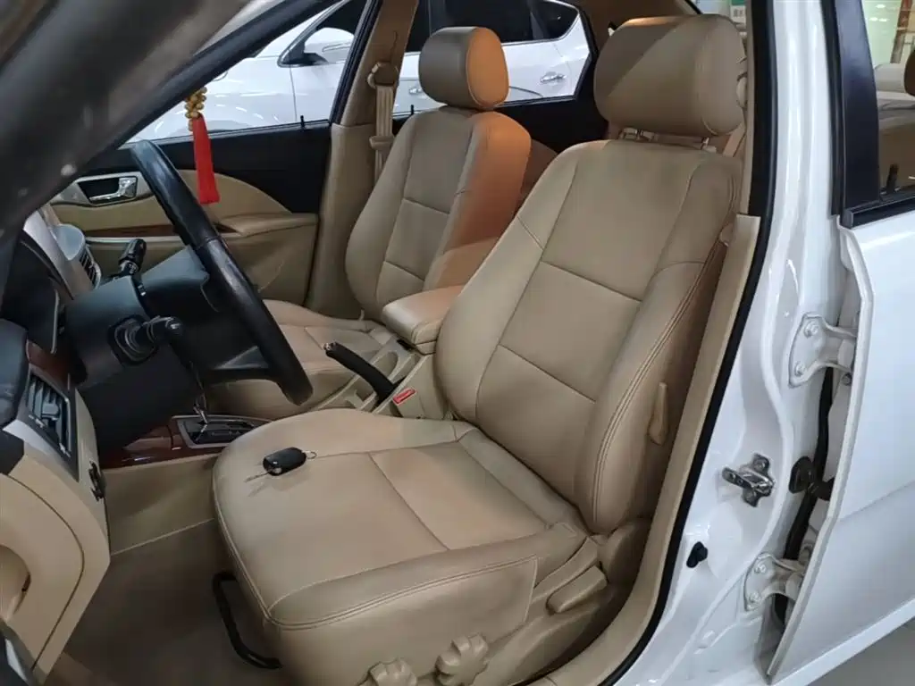Buick Excelle 2013 1.5L Automatic Exclusive фото 15