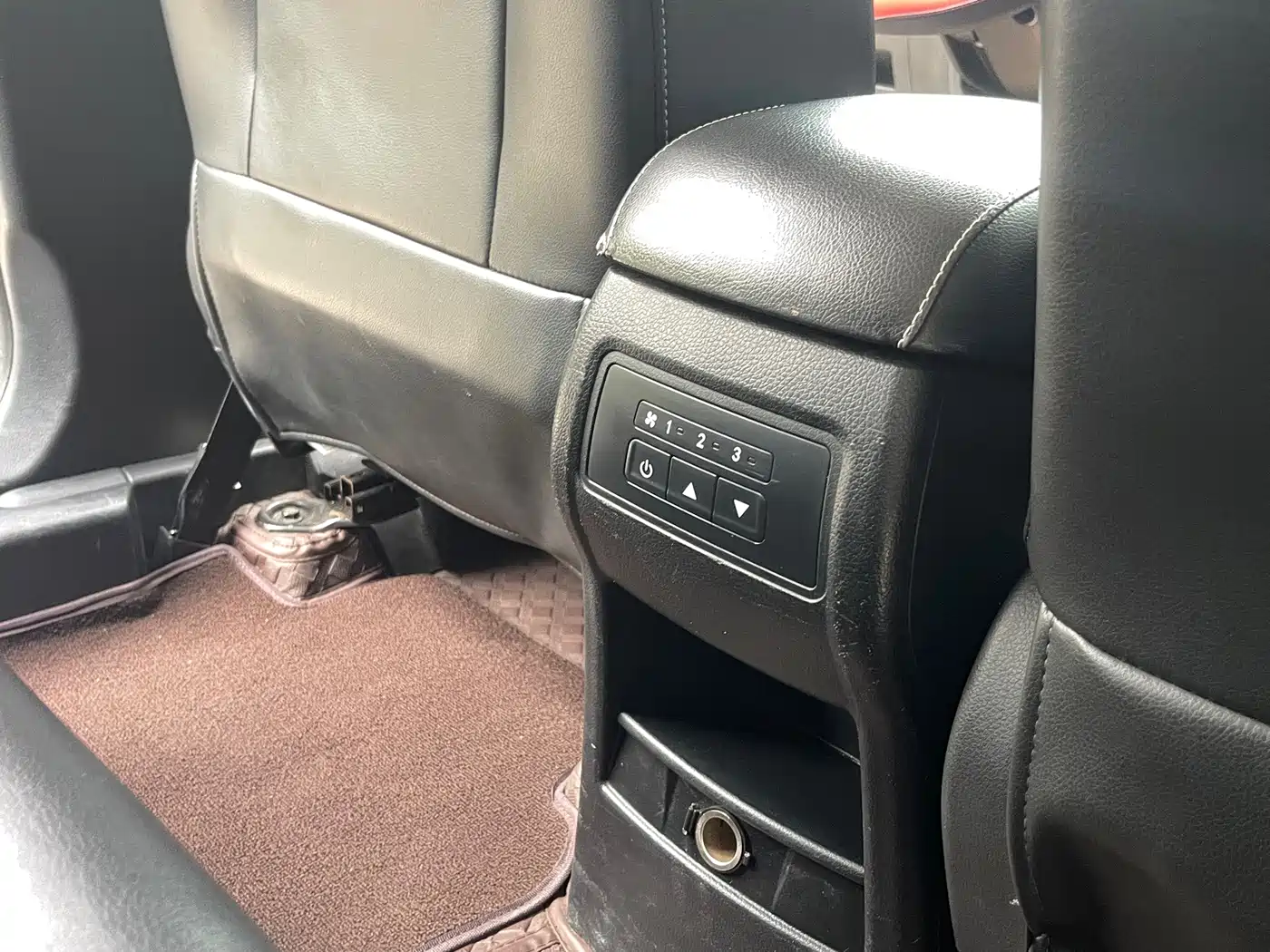 Dongfeng Fengguang Fengguang 580 2017 2017 1.5T CVT Luxury