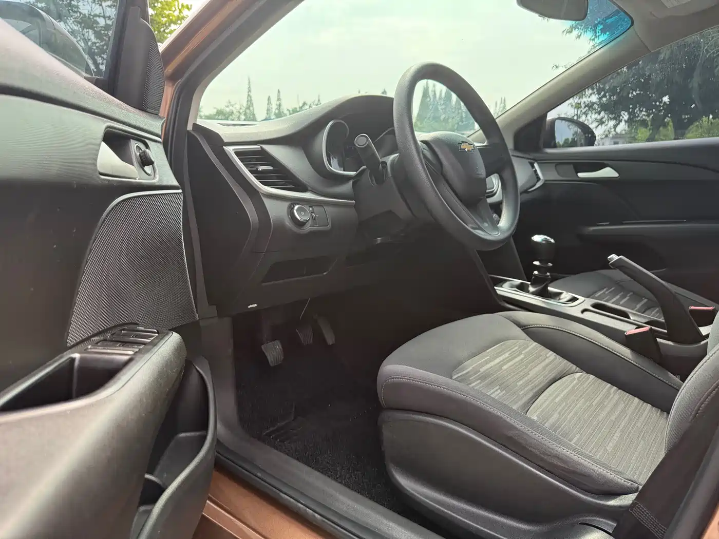 Chevrolet Cavalier 2016 1.5L Manual Enjoyment Edition фото 9