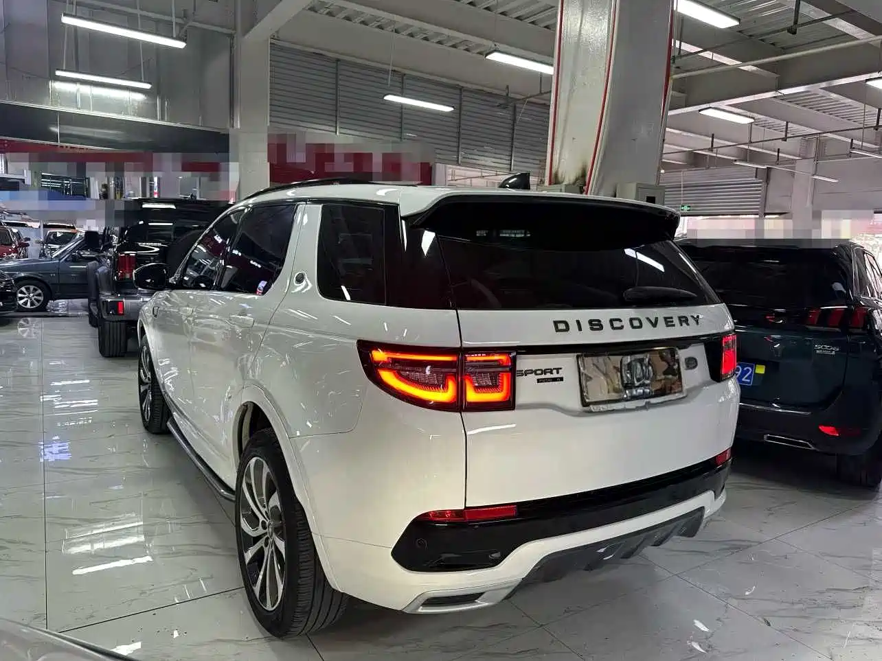 Land Rover Discovery Sport 2020 249PS R-Dynamic Performance фото 4
