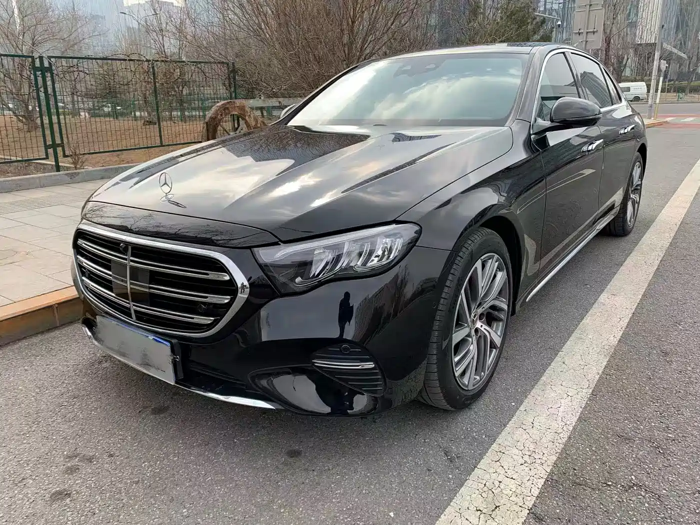 Mercedes-Benz E-Class 2025 E 300 L Fashion фото 26