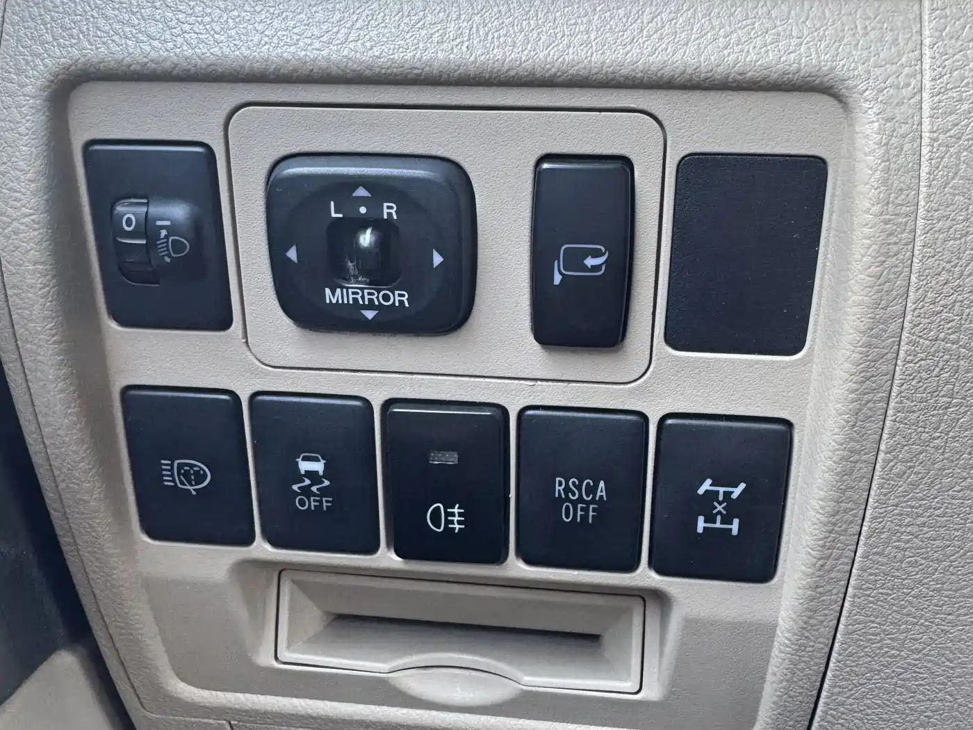 Toyota Land Cruiser (Import) 2015