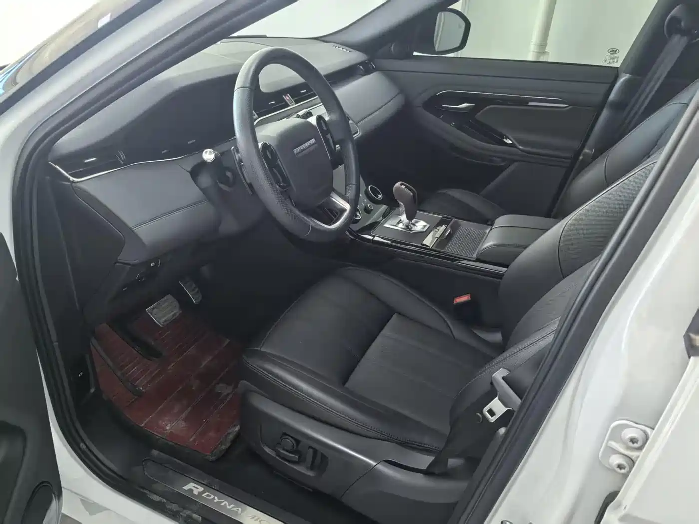 Land Rover Range Rover Evoque 2020 249PS R-DYNAMIC SE Sport Tech Edition фото 9
