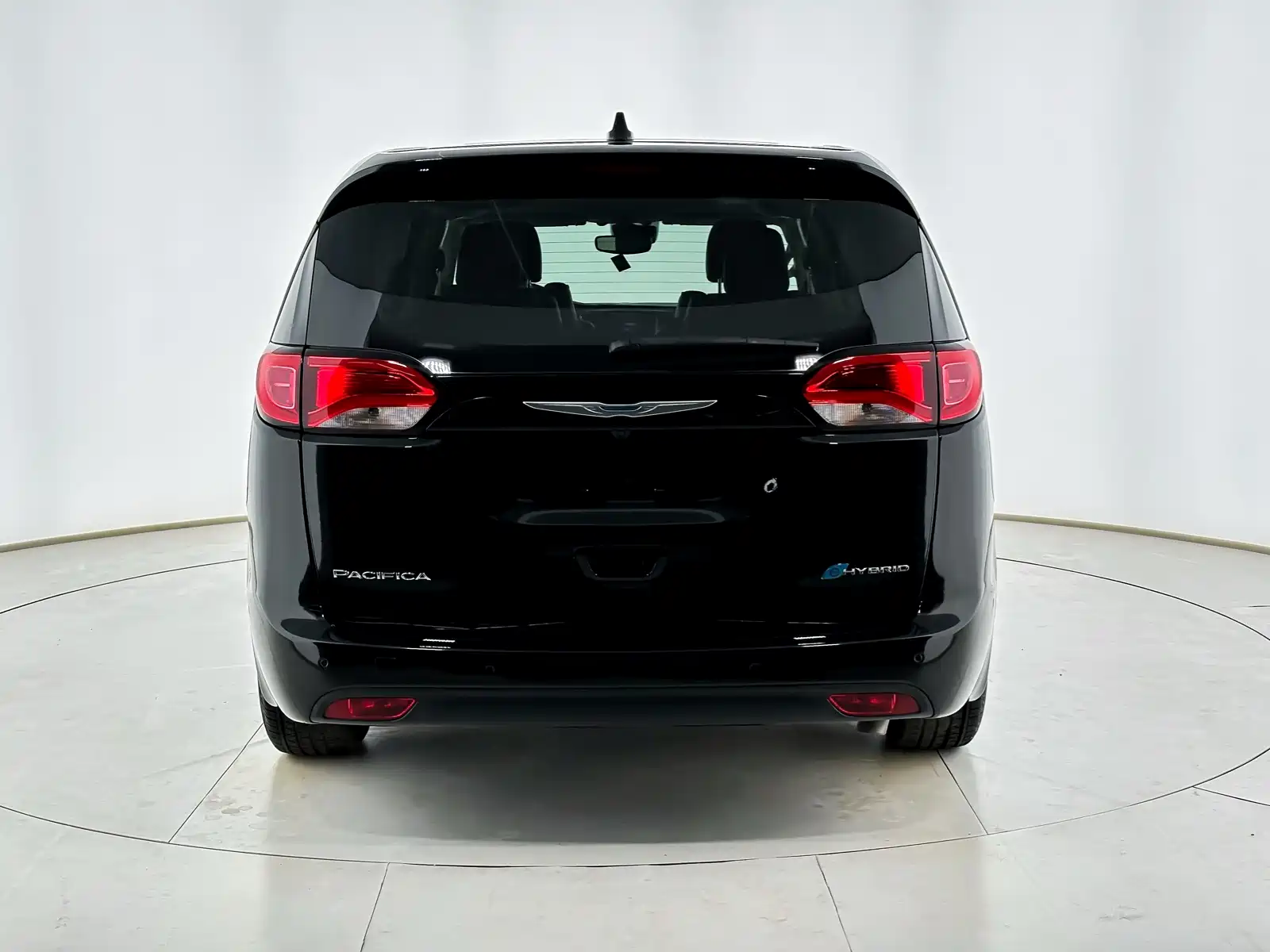 Фото 4 - Chrysler Pacifica PHEV
