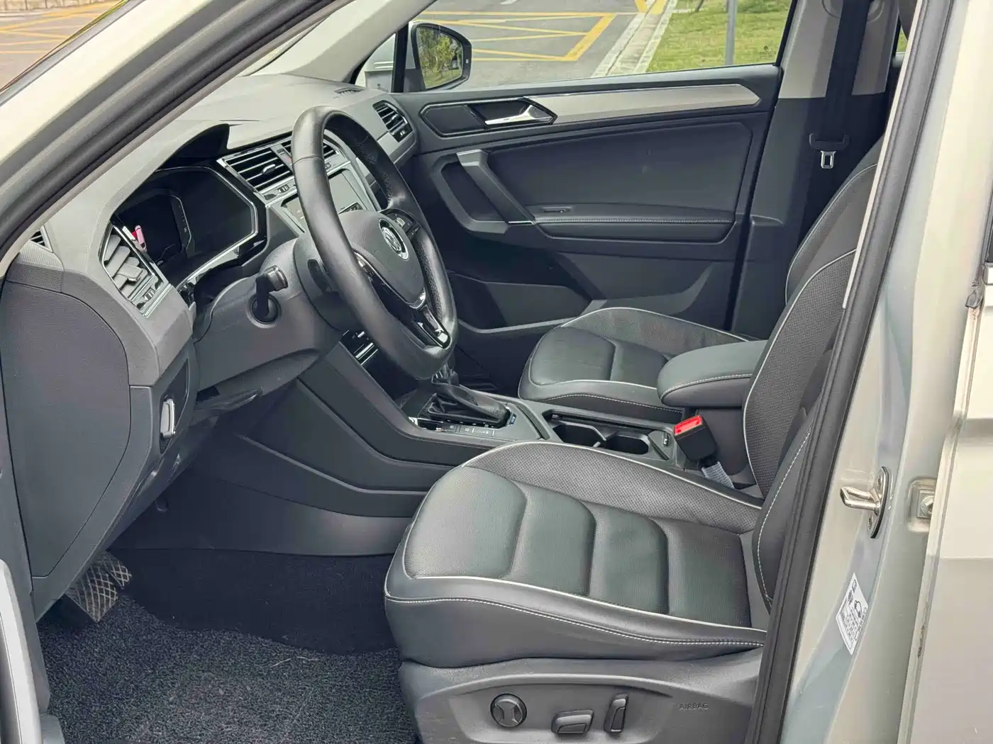 Volkswagen Tiguan L PHEV 2020 430PHEV Plug-in Hybrid Flagship Edition фото 10