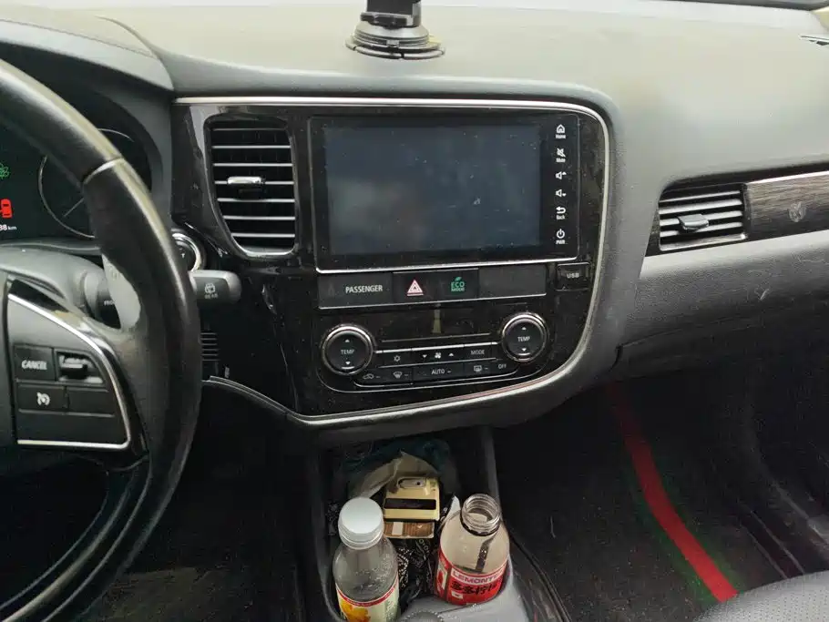 Mitsubishi Outlander 2017 2016 2.4L 4WD Luxury Edition 7-seater