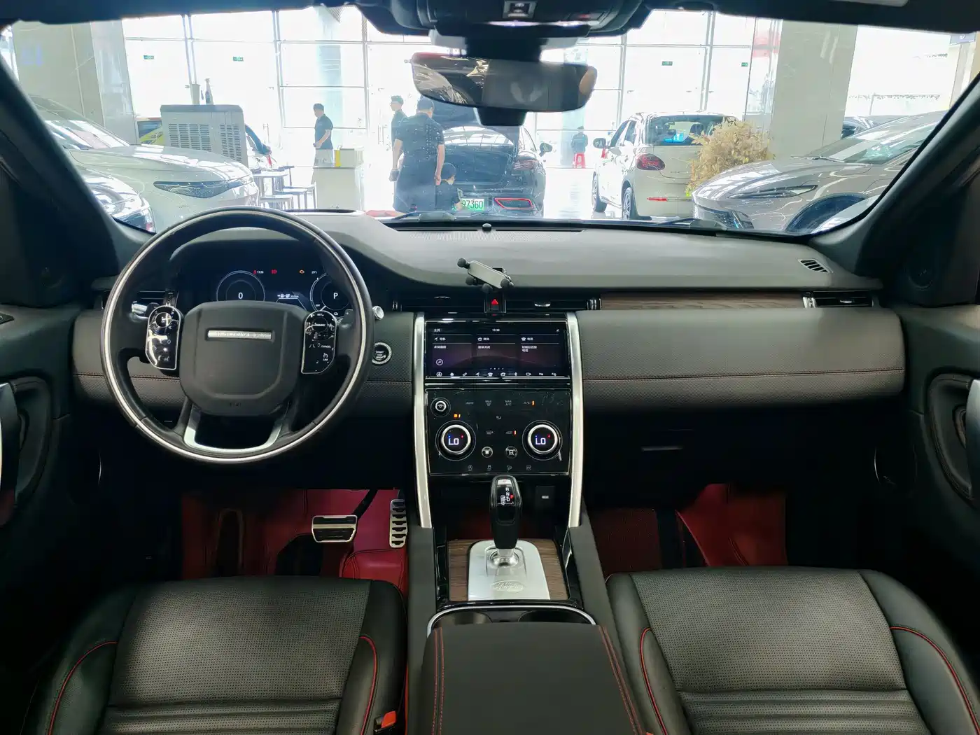 LAND ROVER DISCOVER NEW ENERGY SOURCES FOR SPORTS