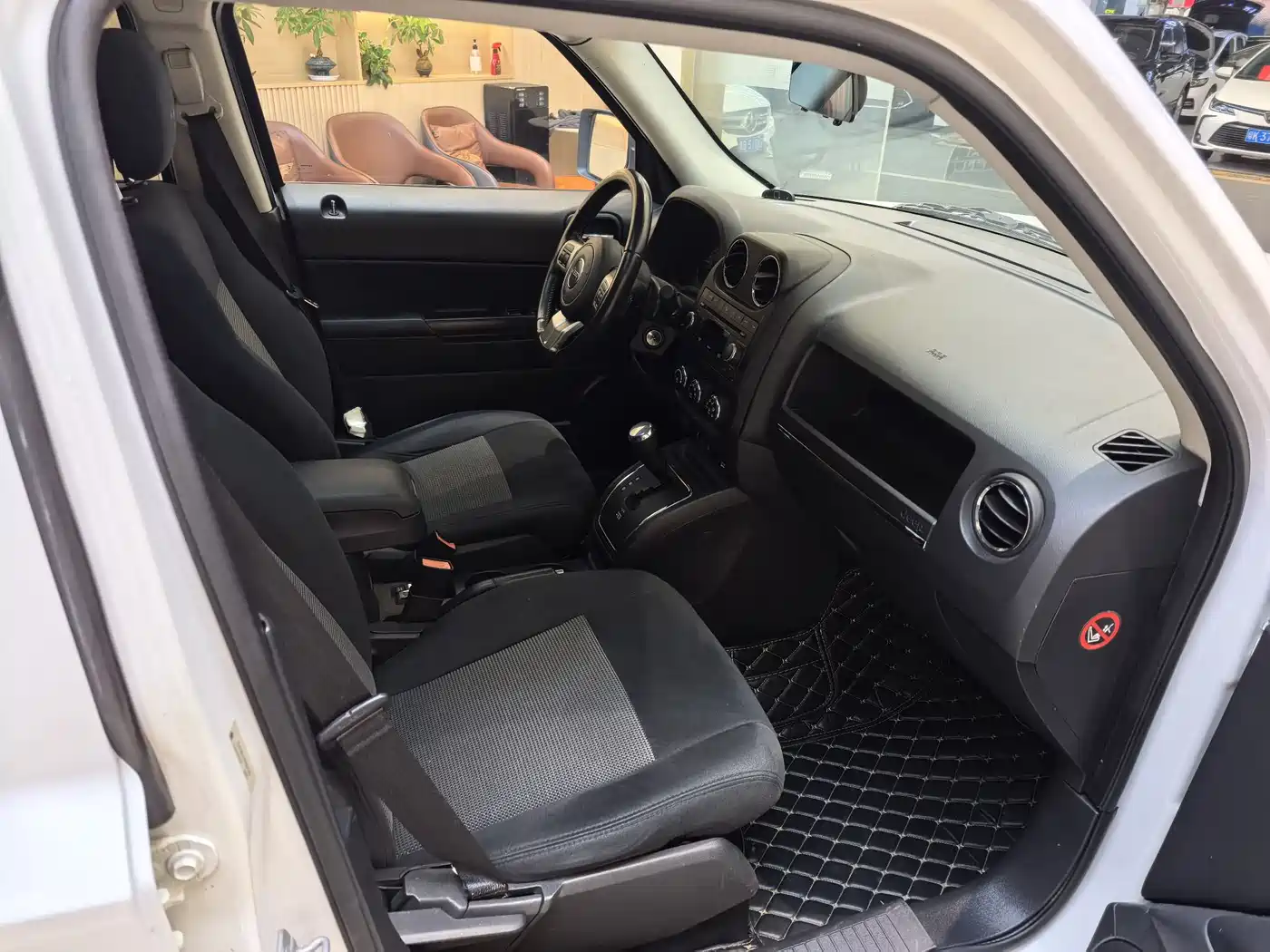 Jeep Patriot 2015 2014 2.4L Sport