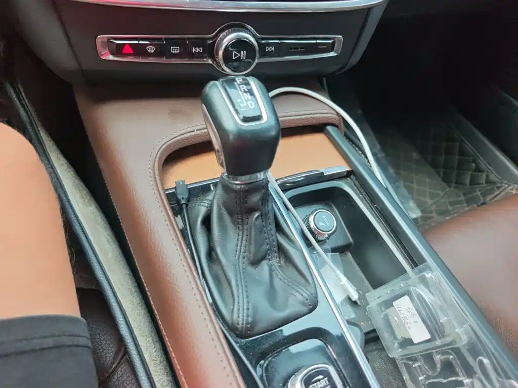 Фото 15 - Volvo S90