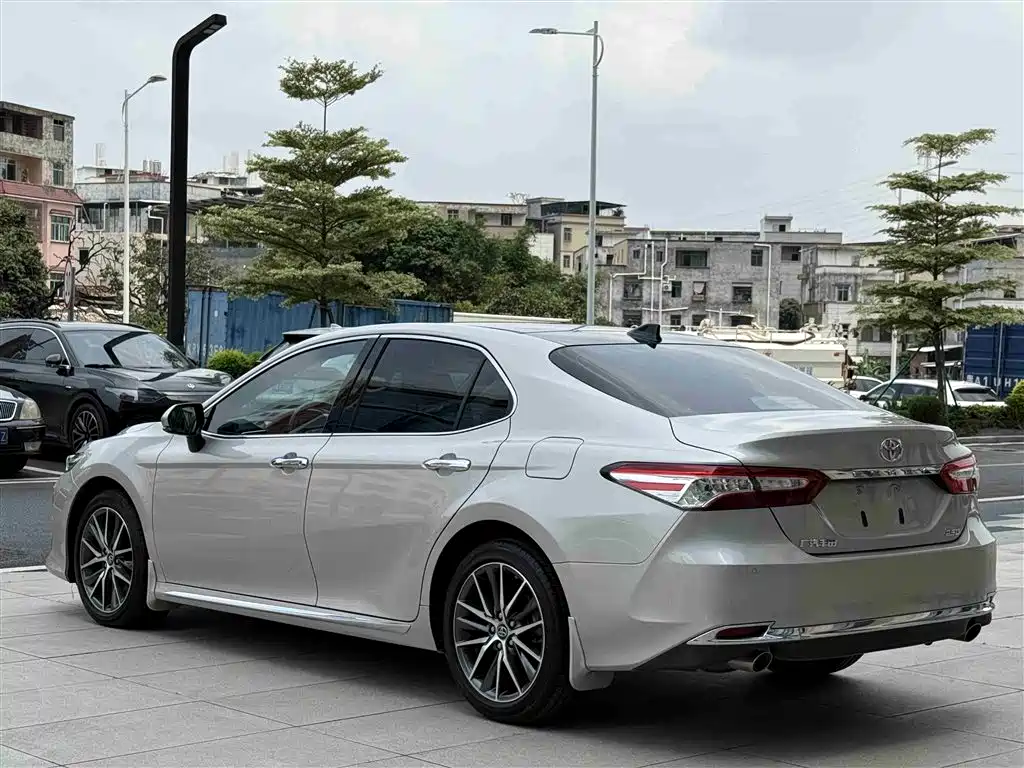 Toyota Camry 2023 2.5G Luxury Edition фото 4