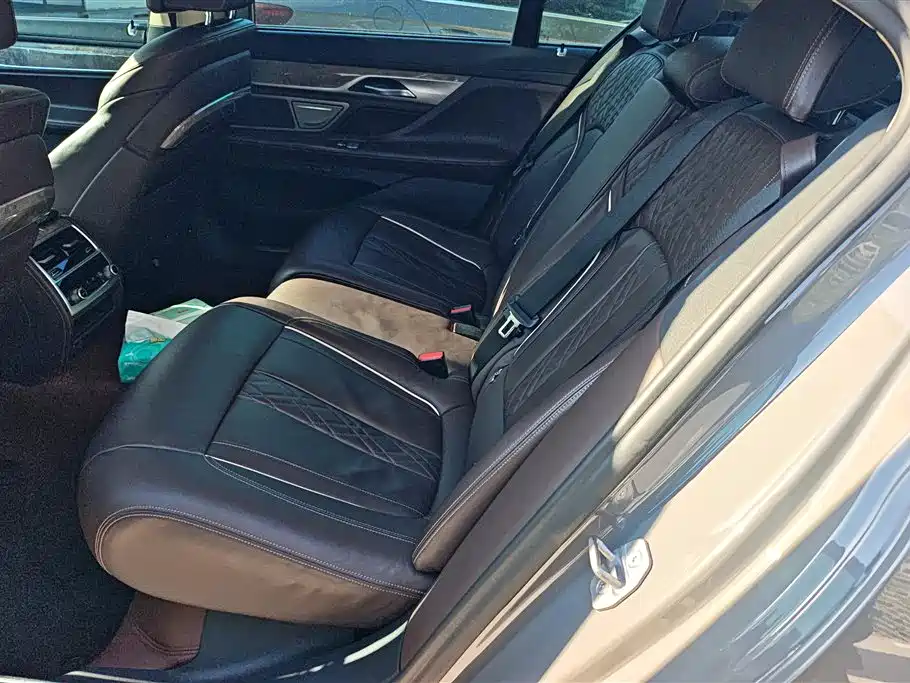 BMW 7 Series 2019 740Li Leading Luxury Package фото 11
