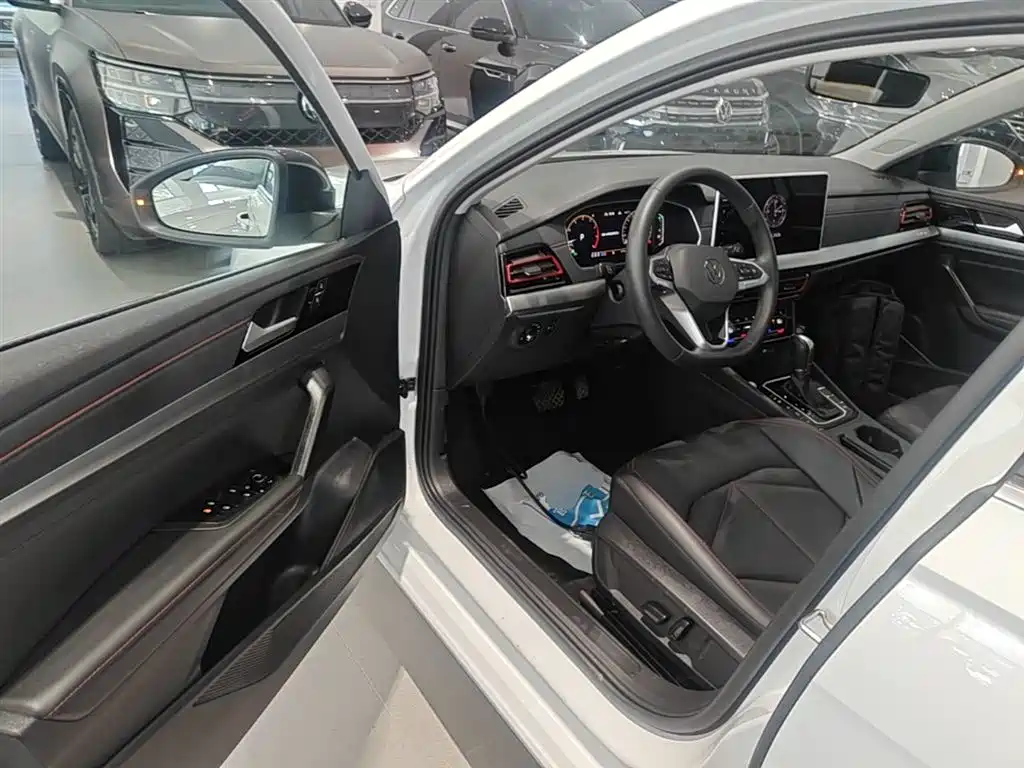 Volkswagen Lavida 2024 Model 300TSI DSG Starlight Leading Edition фото 16