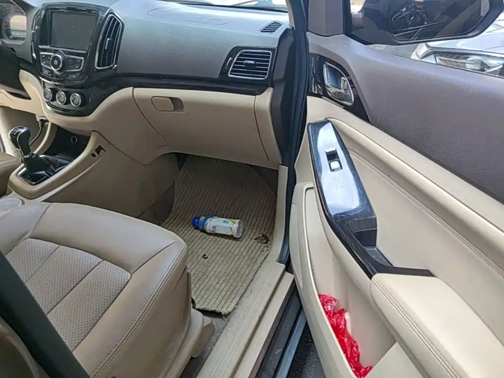 Фото 9 - Baojun 730