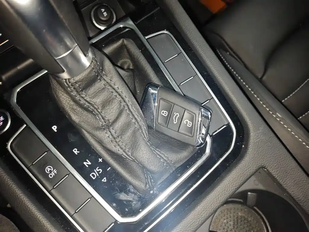 Volkswagen Magotan 2023 2 Million Units Commemorative Edition 280TSI DSG Comfort фото 9