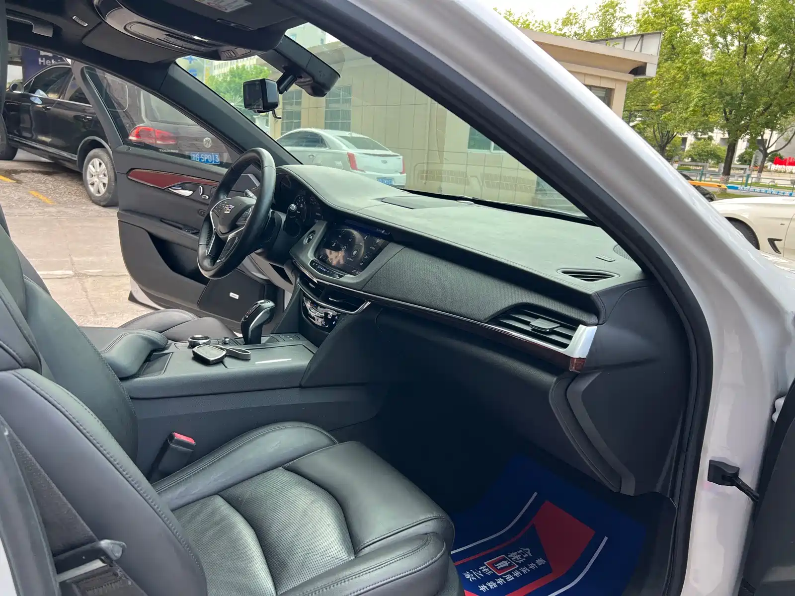 Фото 15 - Cadillac CT6