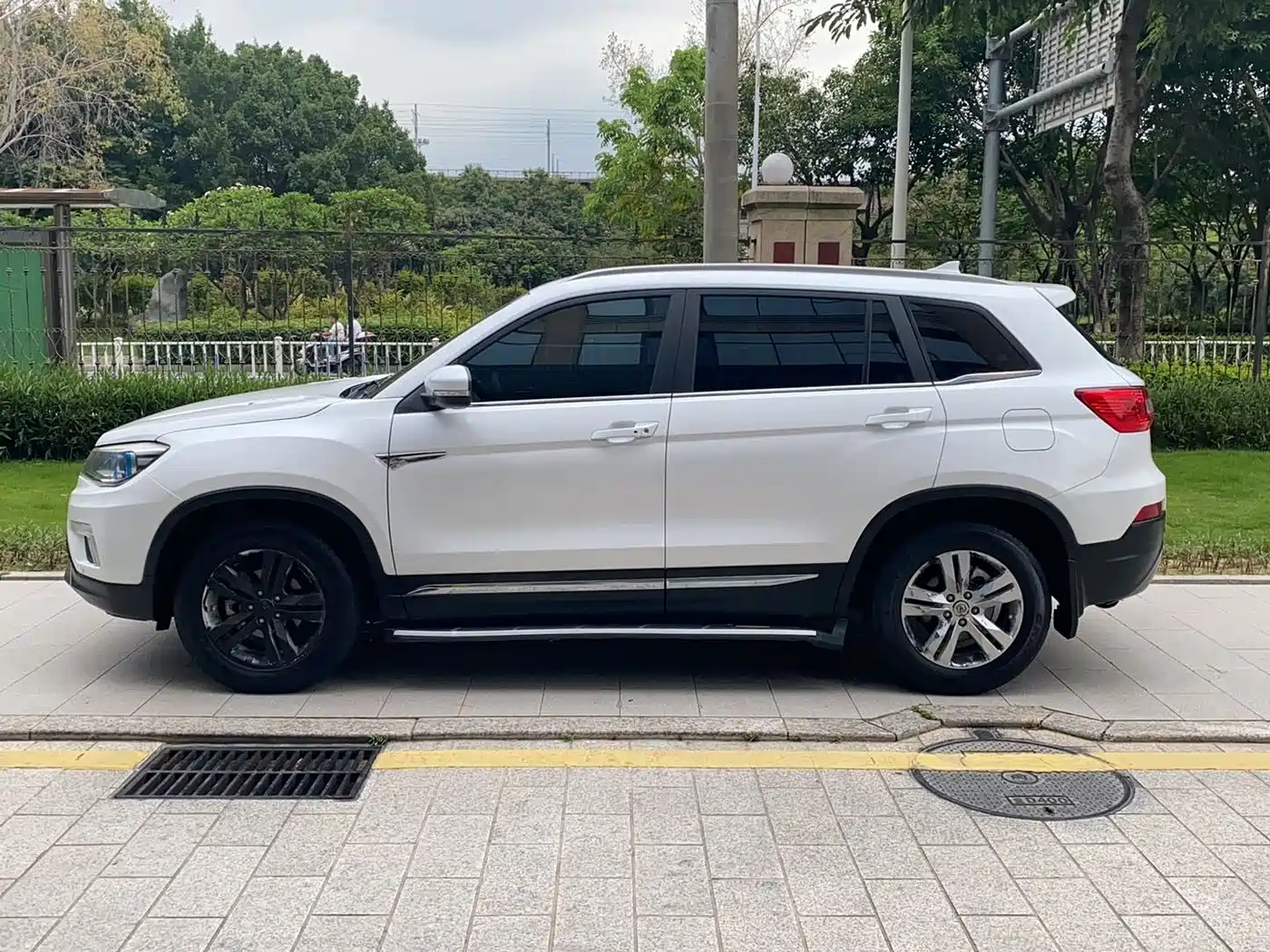 Фото 7 - Changan CS75