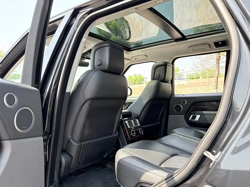Land Rover Range Rover 2020 3.0 L6 Shengshi Edition фото 11
