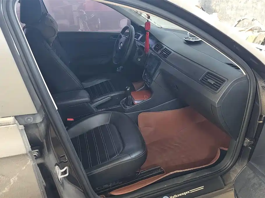 Volkswagen Santana 2016 1.4L Manual Trend Edition фото 8