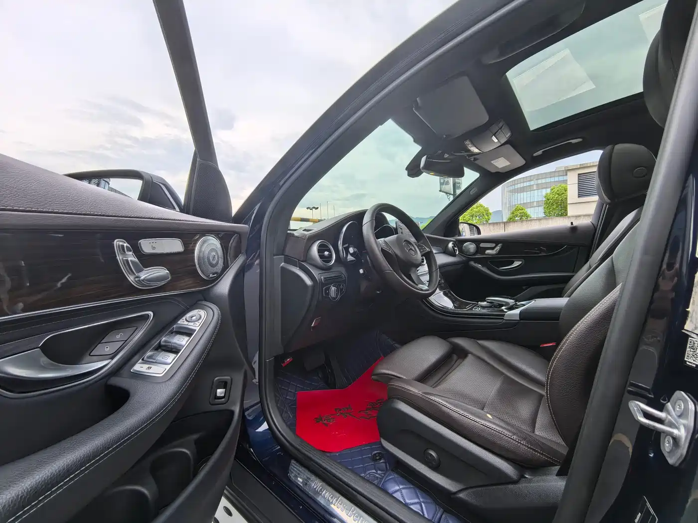 Mercedes-Benz GLC 2017 GLC 260 4MATIC Dynamic фото 4
