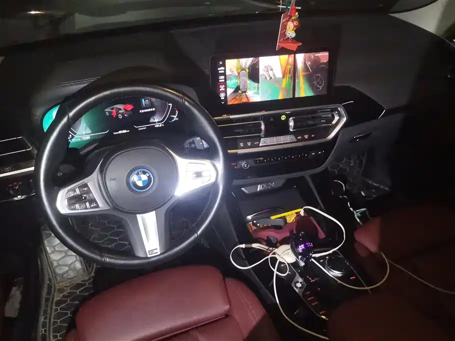 BMW iX3 2024 Leading Edition фото 12