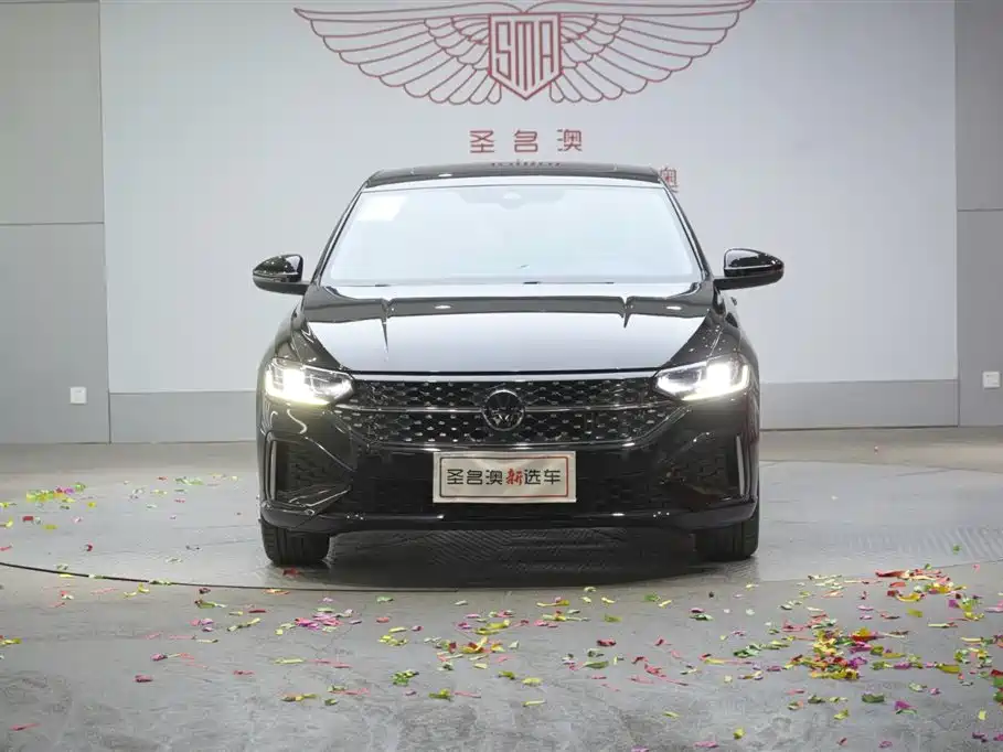 Volkswagen Lavida 2023 Facelift 1.5L Auto Starlight 5 Million Edition фото 3