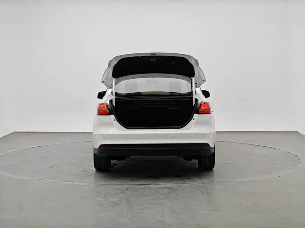 Фото 9 - Ford Focus