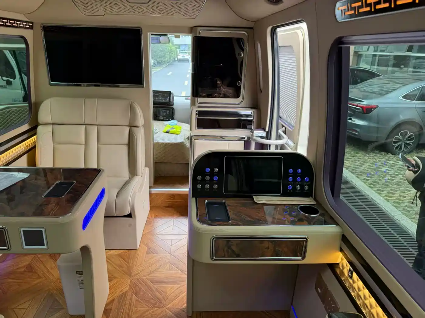 Toyota Coaster 2019 4.0L Luxury Vehicle GRB53L-ZCMEK 20-seater 9GR фото 4