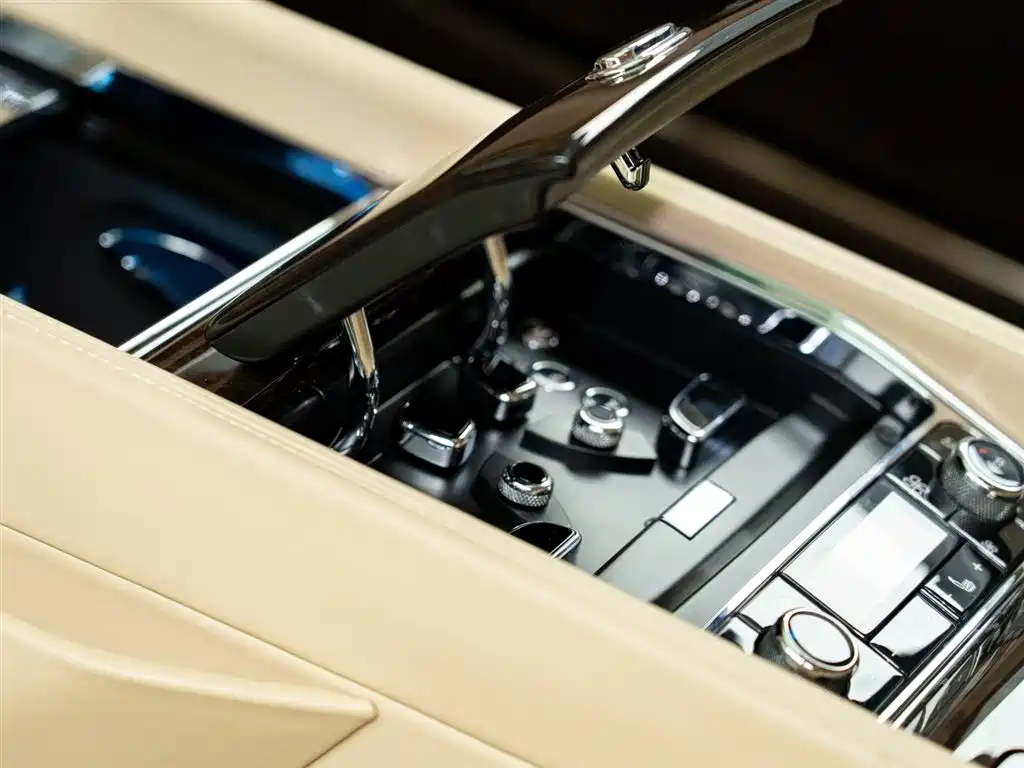 Bentley Mulsanne 2017 6.8T Long Wheelbase фото 10