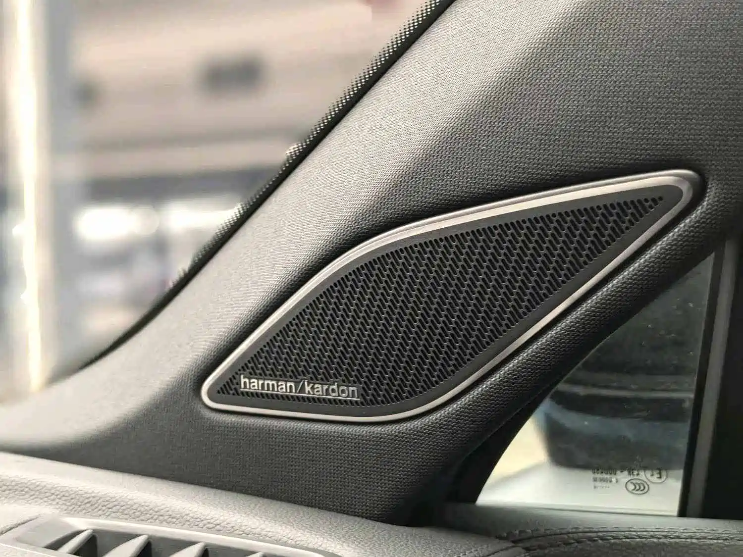 Фото 9 - Volkswagen Tiguan L