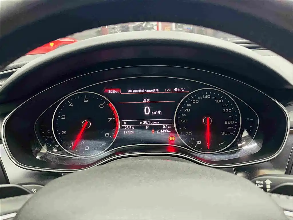 Фото 14 - Audi A6L