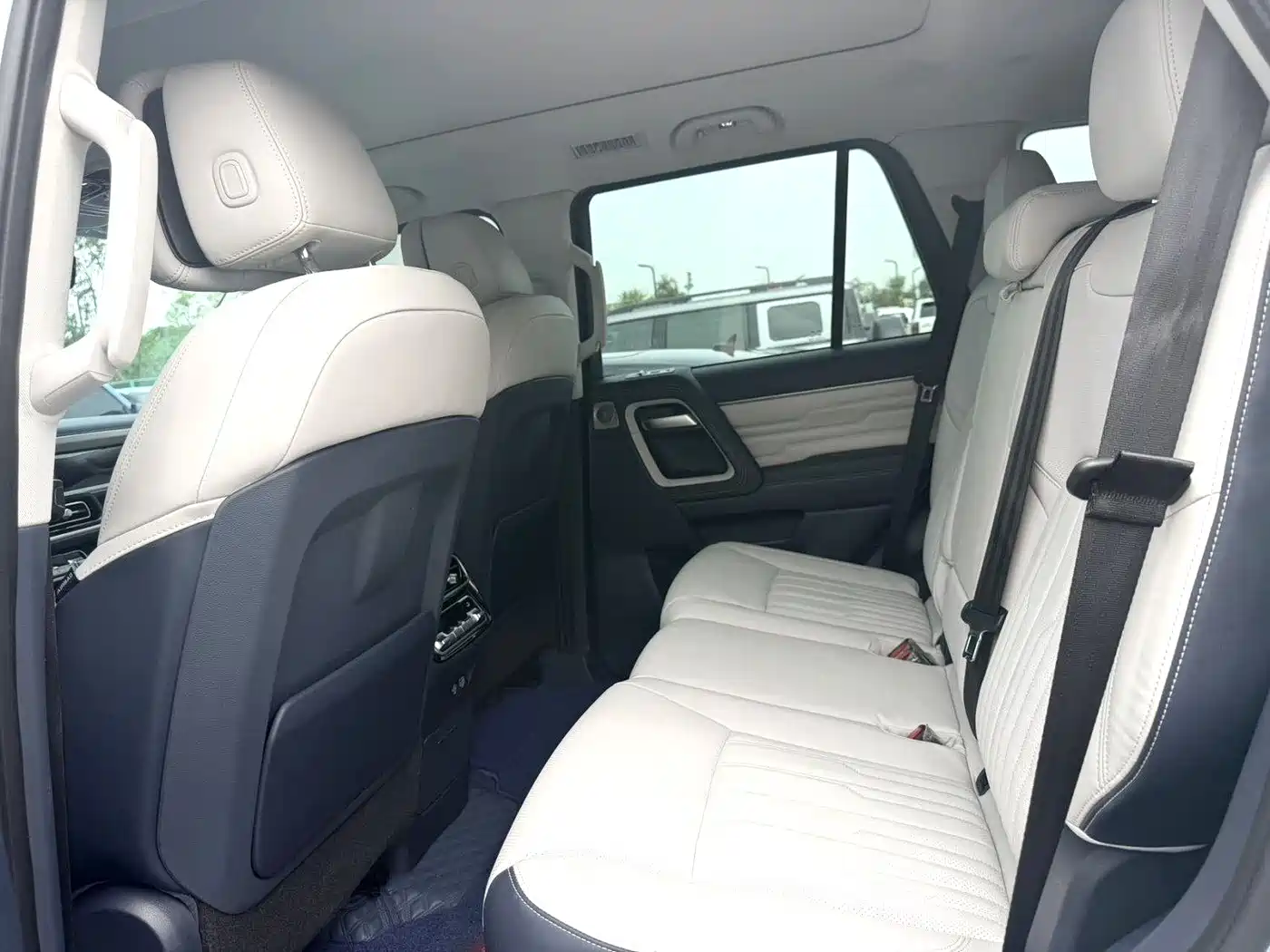 BAIC ORV Beijing Off-Road BJ60 2022 2.0T National Day Edition 7-Seater фото 4