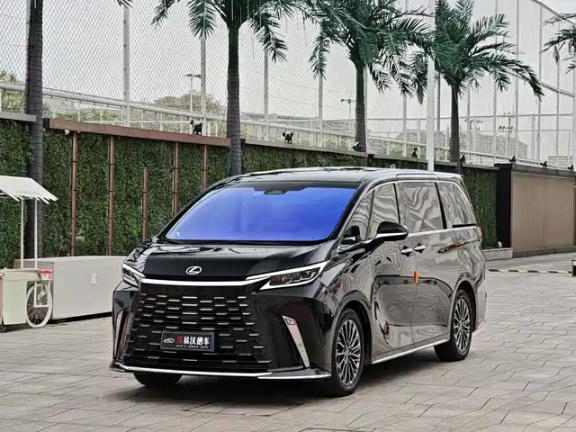 Lexus LM 2023 500h 6-Seater Prestige Edition
