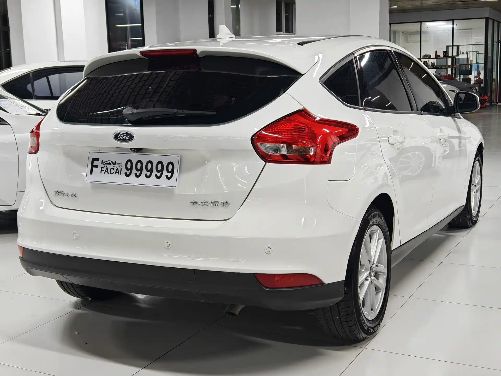 Фото 4 - Ford Focus