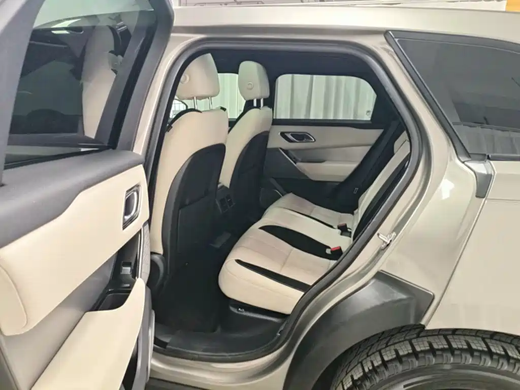Фото 8 - Land Rover Range Rover Velar
