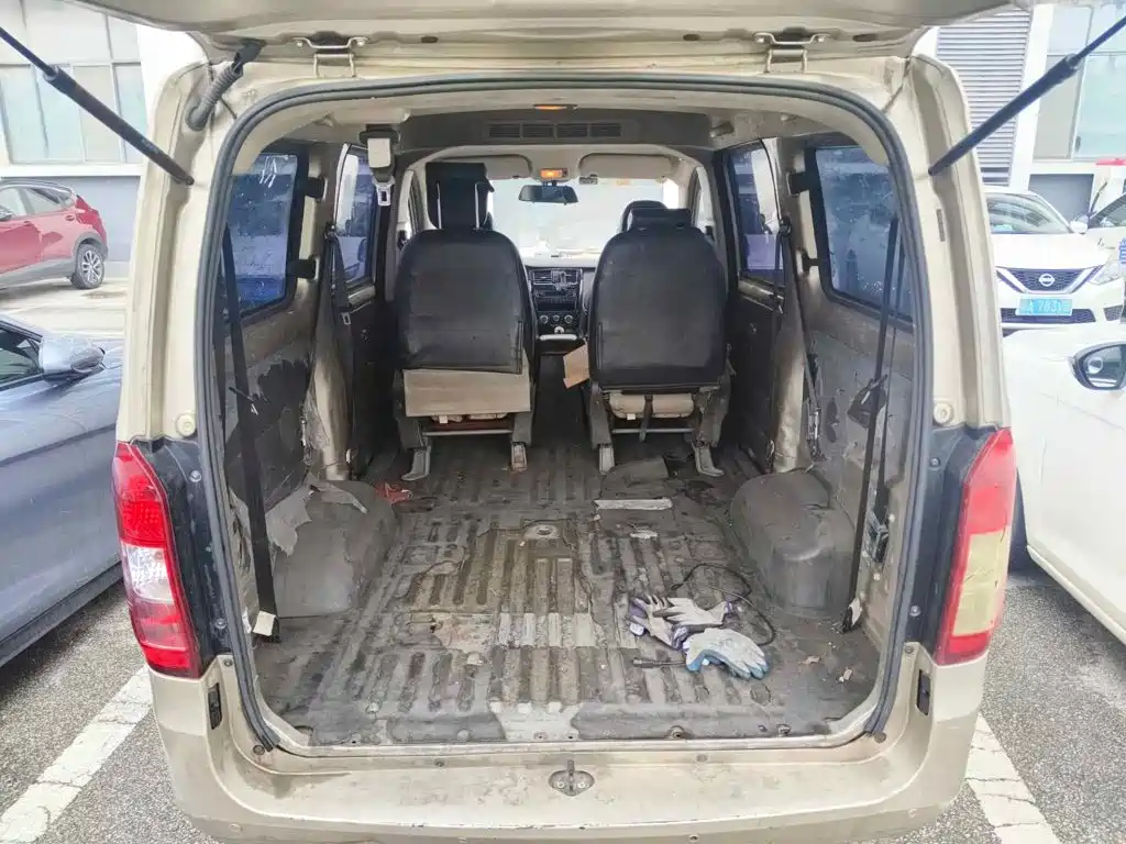 Wuling Motors Wuling Rongguang V 2017 2016 1.5L Standard
