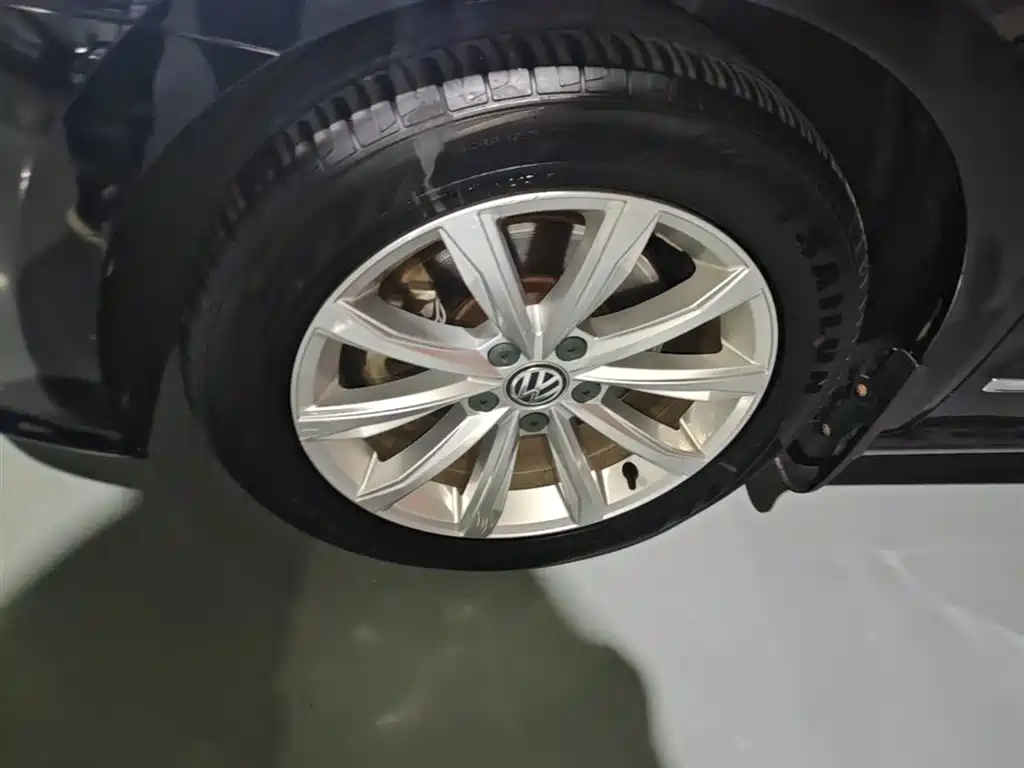 Volkswagen Passat 2017 280TSI DSG Prestige фото 23