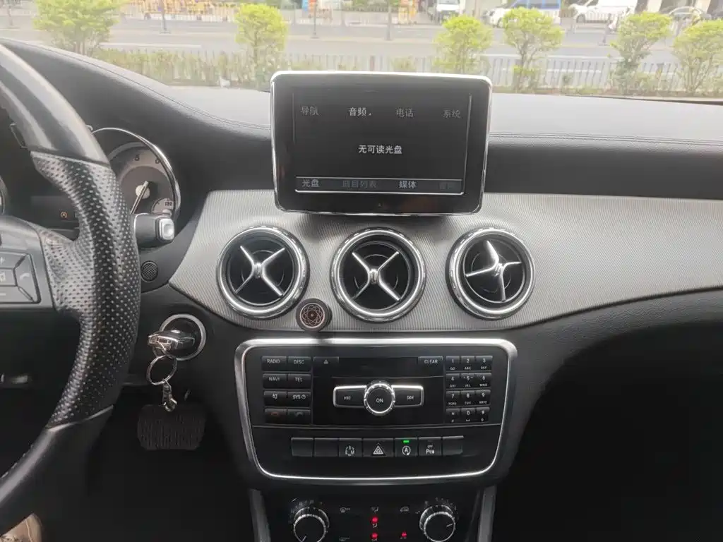 Mercedes-Benz GLA 2015 2015 GLA 200 Fashion