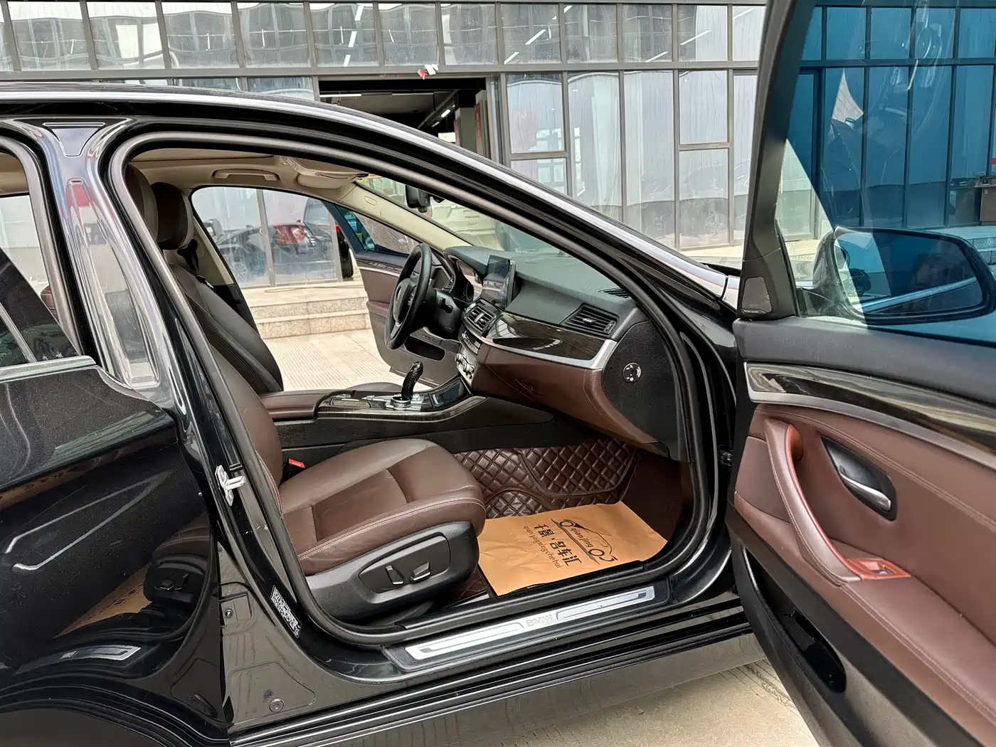 BMW 5 Series 2017 525Li Luxury Design Package фото 19