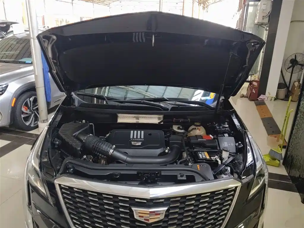 CADILLAC XT5