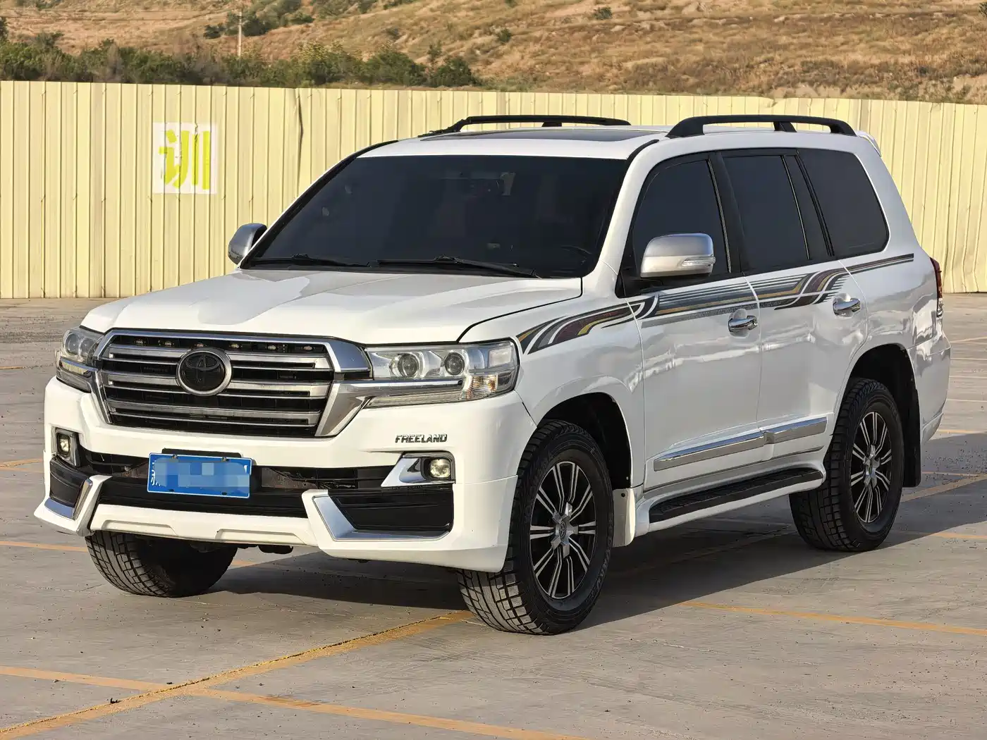 Toyota Land Cruiser (Import) 2014