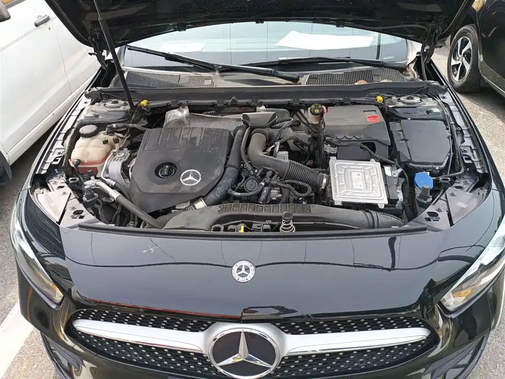Mercedes-Benz A-Class 2019 Facelift A 200 L Sports Sedan фото 20