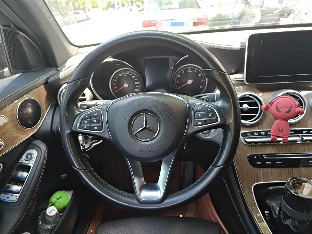 Mercedes-Benz GLC Coupe 2017 GLC 260 4MATIC Coupe SUV фото 3