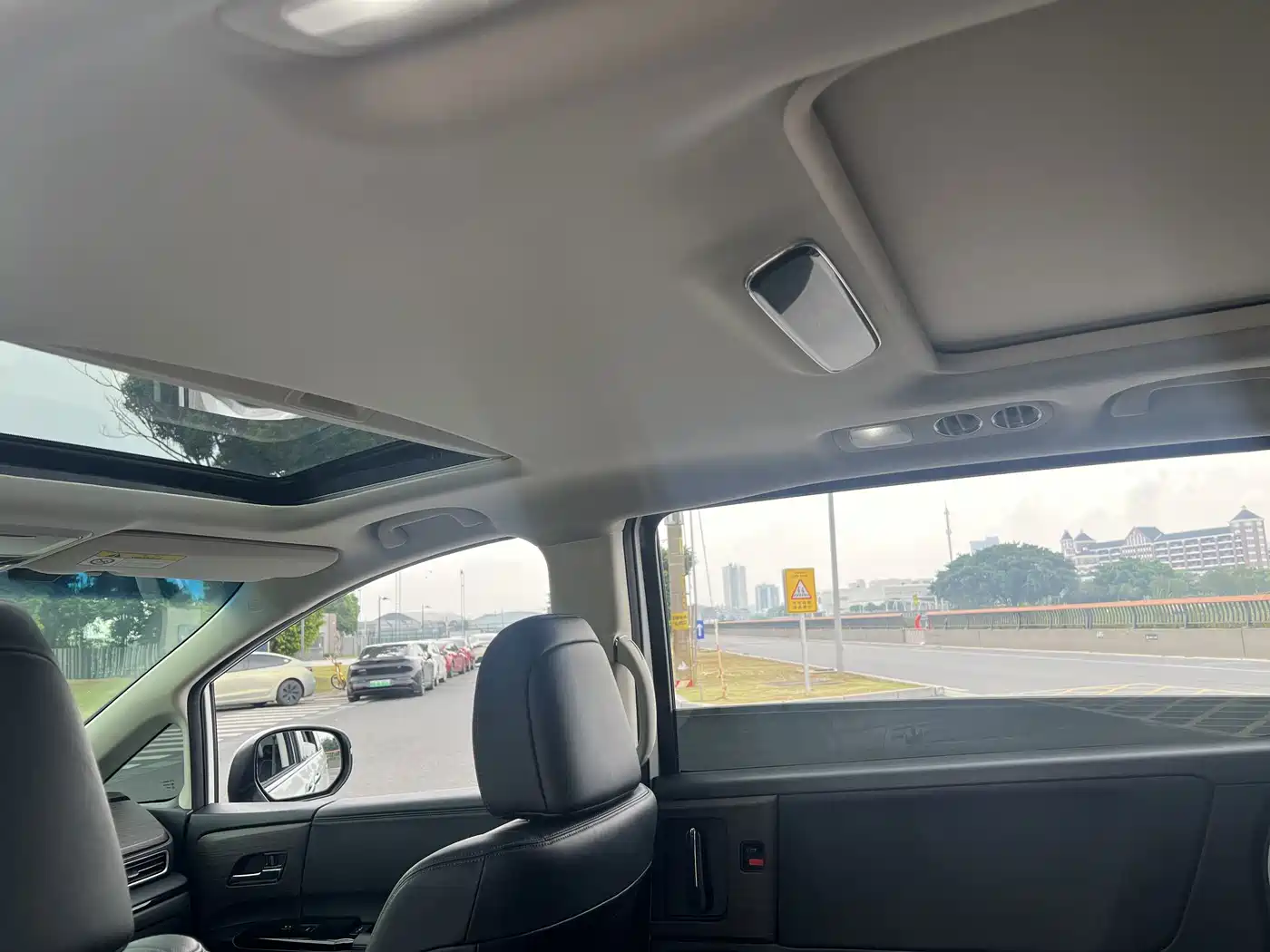 Фото 9 - Honda Odyssey