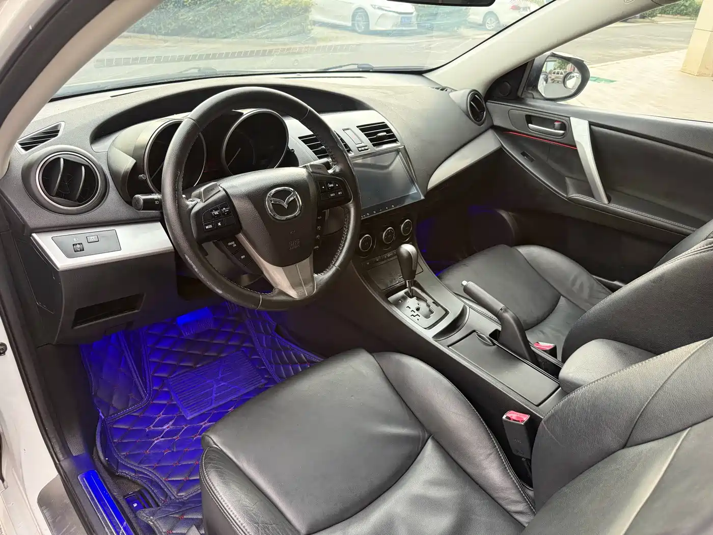 Mazda Mazda3 Axela 2012 2011 Sedan 2.0L Automatic Luxury