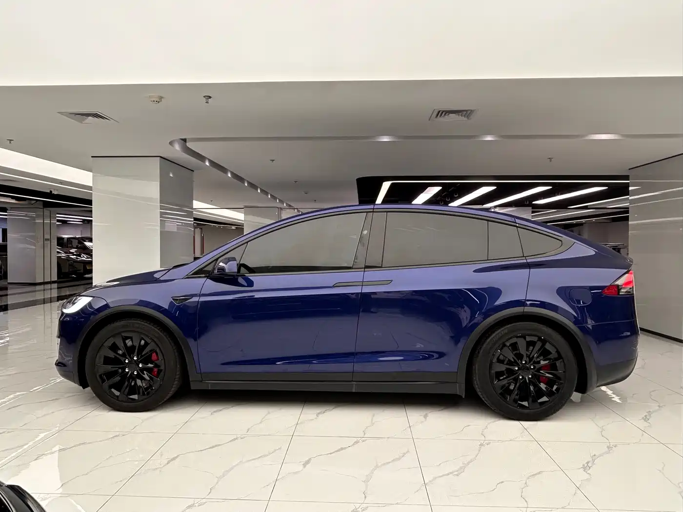 TESLA MODEL X