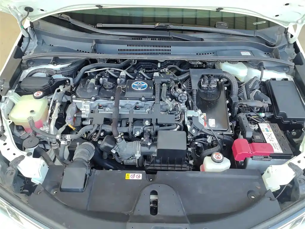 Toyota Corolla 2021 Hybrid 1.8L E-CVT Pioneer Edition фото 11