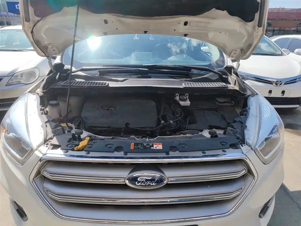 Фото 20 - Ford Kuga