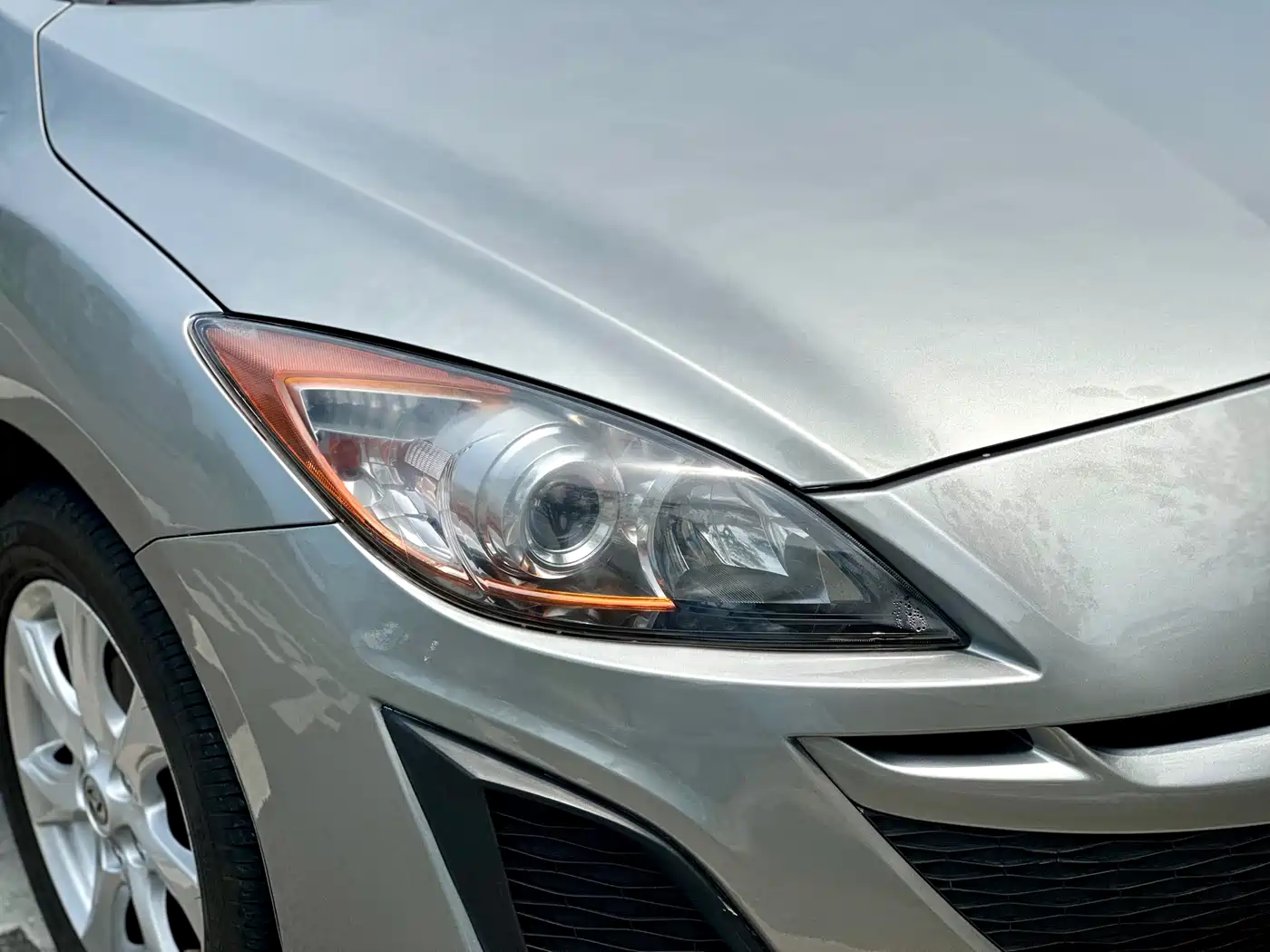 Mazda Mazda3 Axela 2013 2011 Sedan 2.0L Automatic Luxury